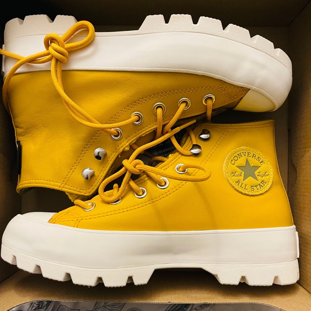 NWT Converse CTAS Lug high top 6.5